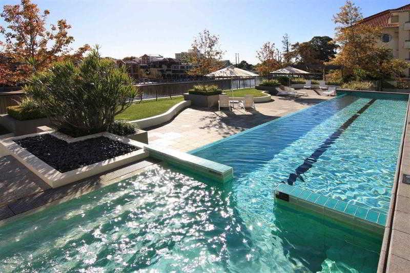 East Perth Suites Hotel ภายนอก รูปภาพ