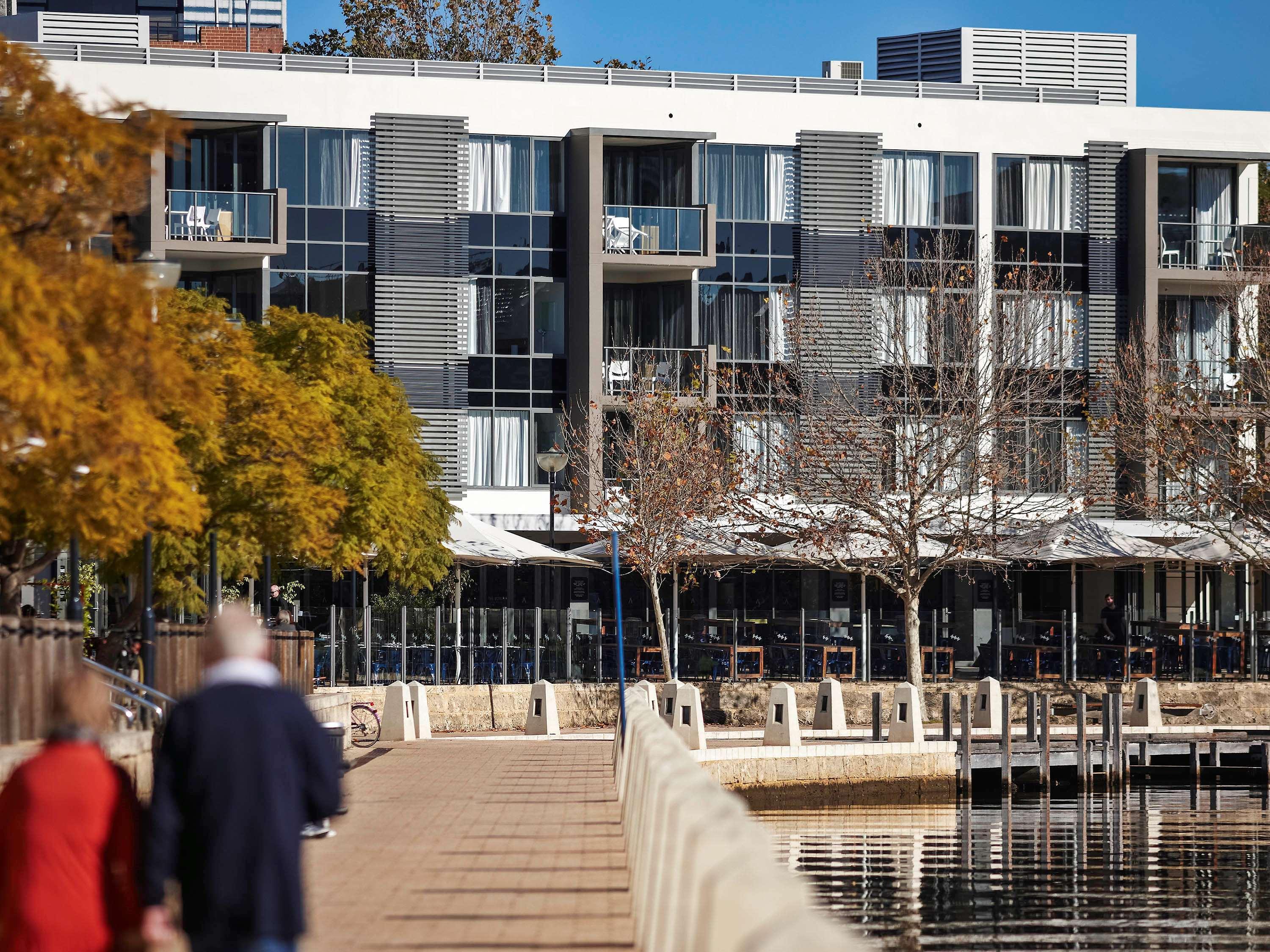 East Perth Suites Hotel ภายนอก รูปภาพ