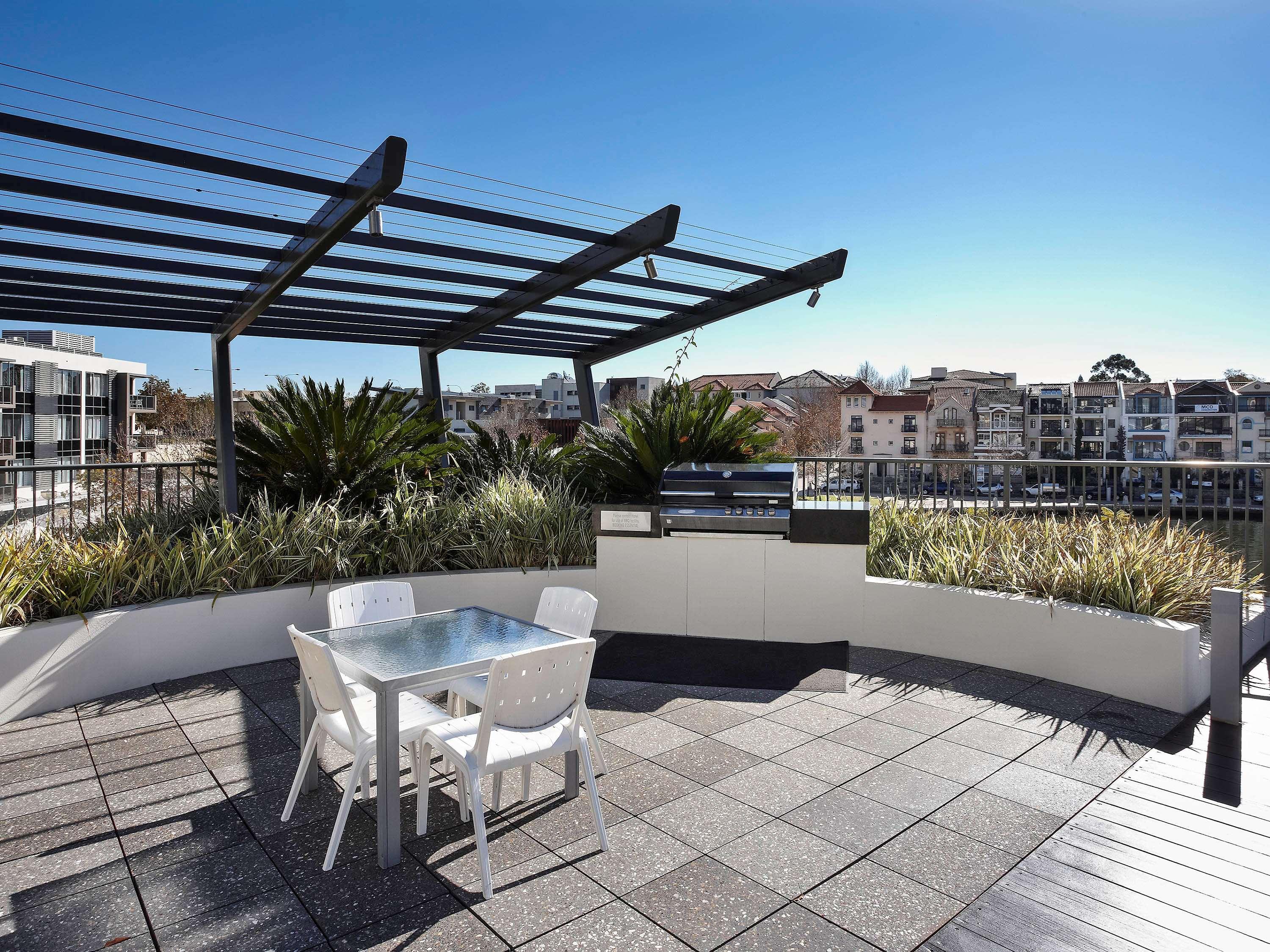 East Perth Suites Hotel ภายนอก รูปภาพ
