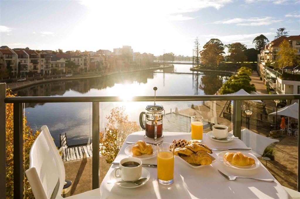 East Perth Suites Hotel ภายนอก รูปภาพ