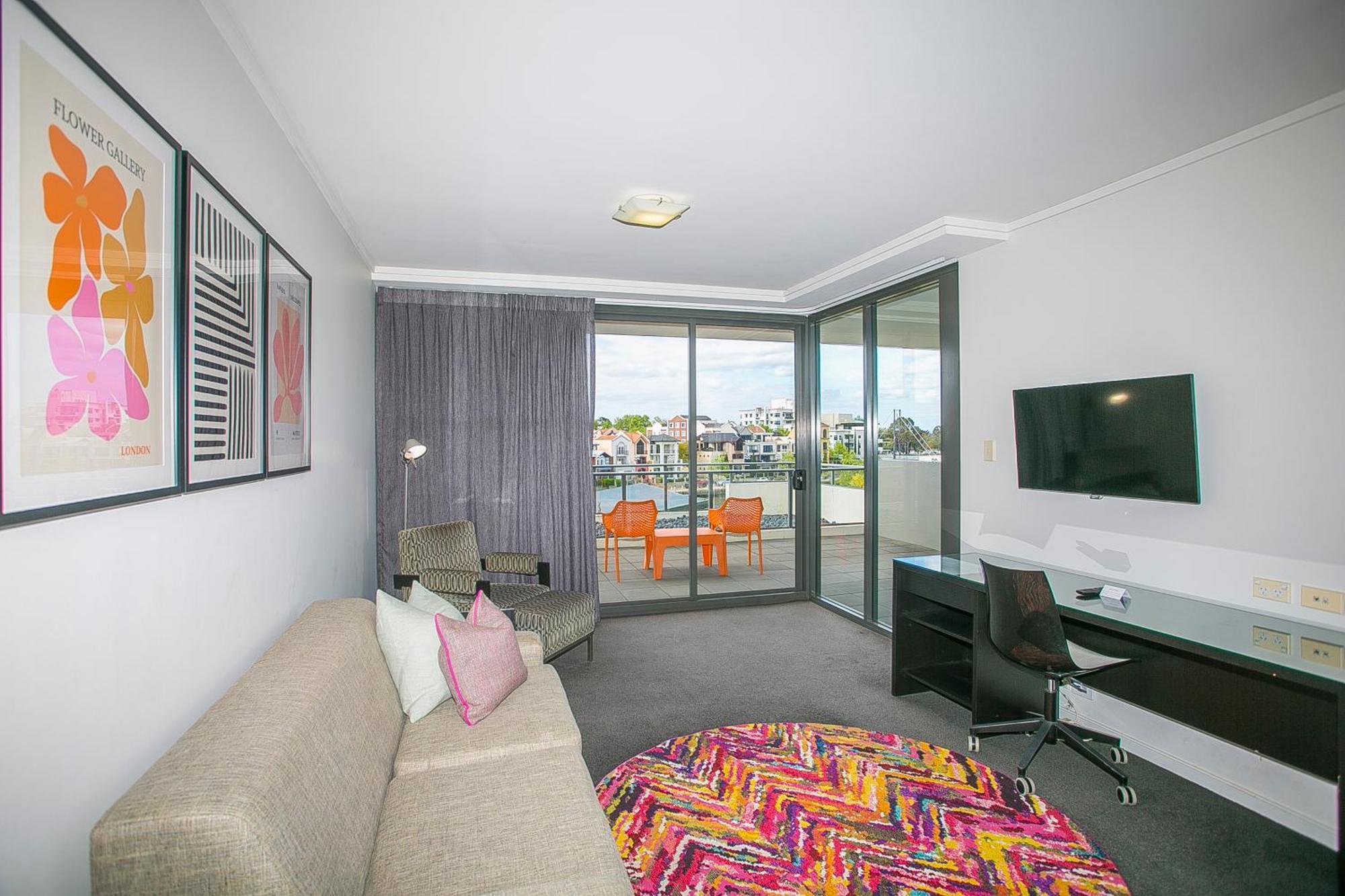 East Perth Suites Hotel ภายนอก รูปภาพ