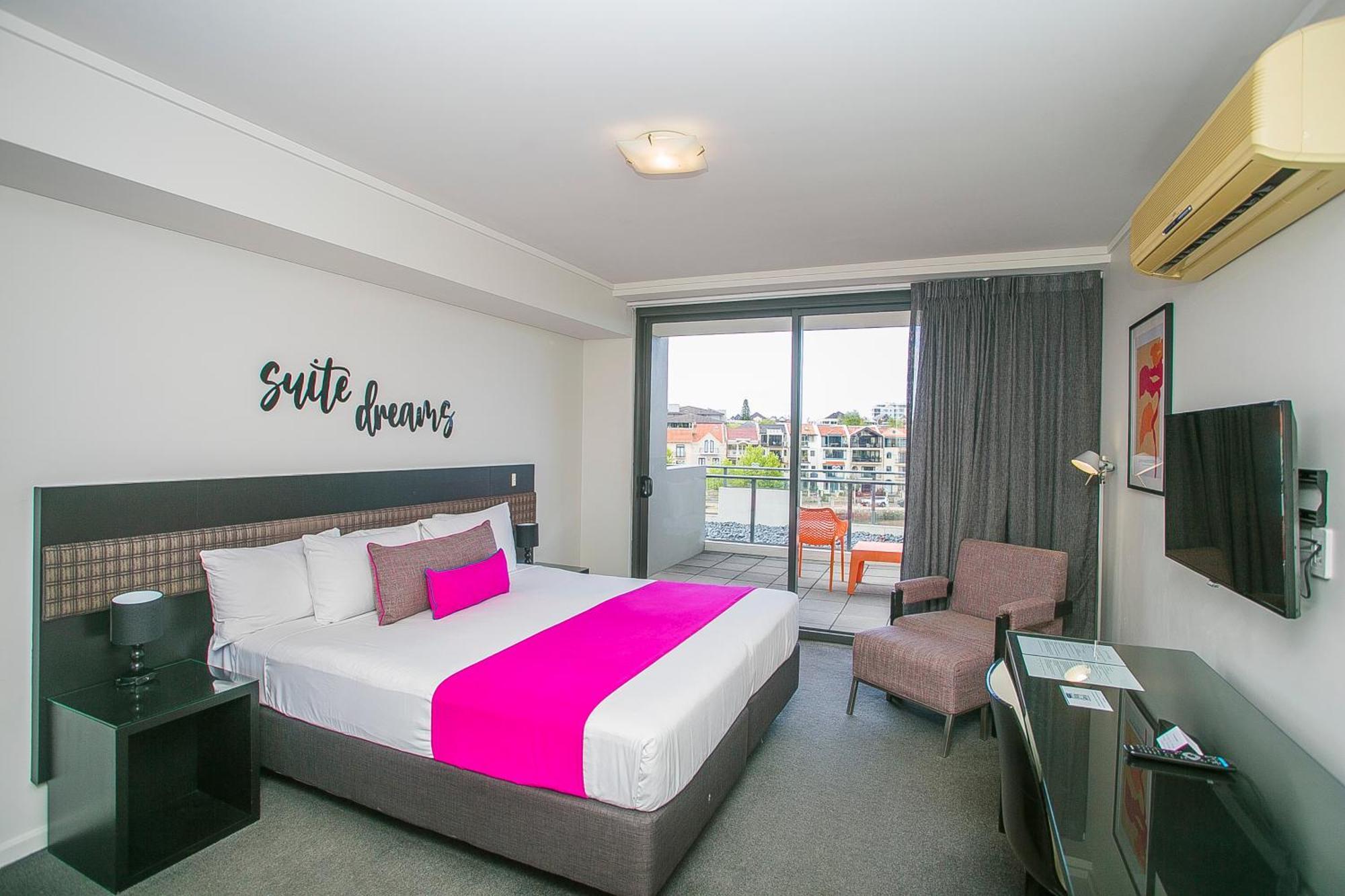 East Perth Suites Hotel ภายนอก รูปภาพ