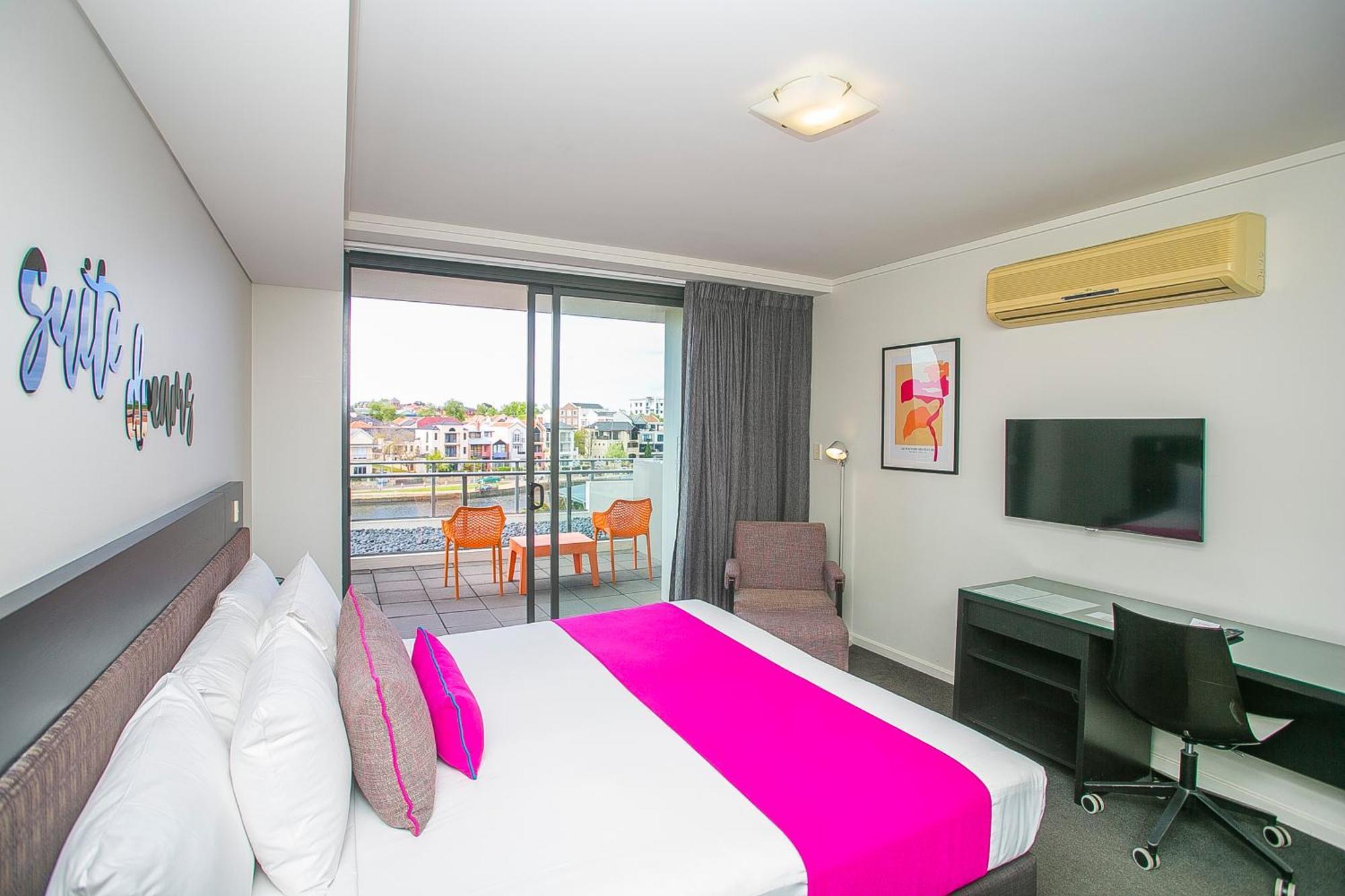 East Perth Suites Hotel ภายนอก รูปภาพ
