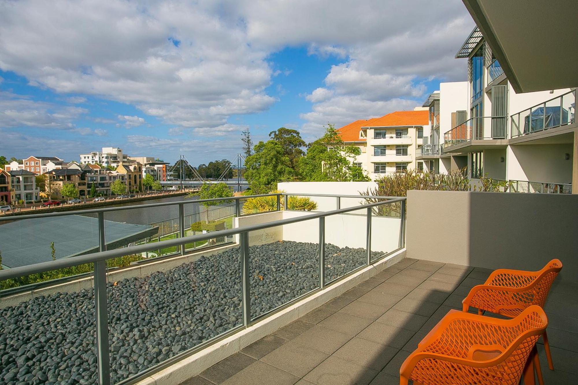 East Perth Suites Hotel ภายนอก รูปภาพ