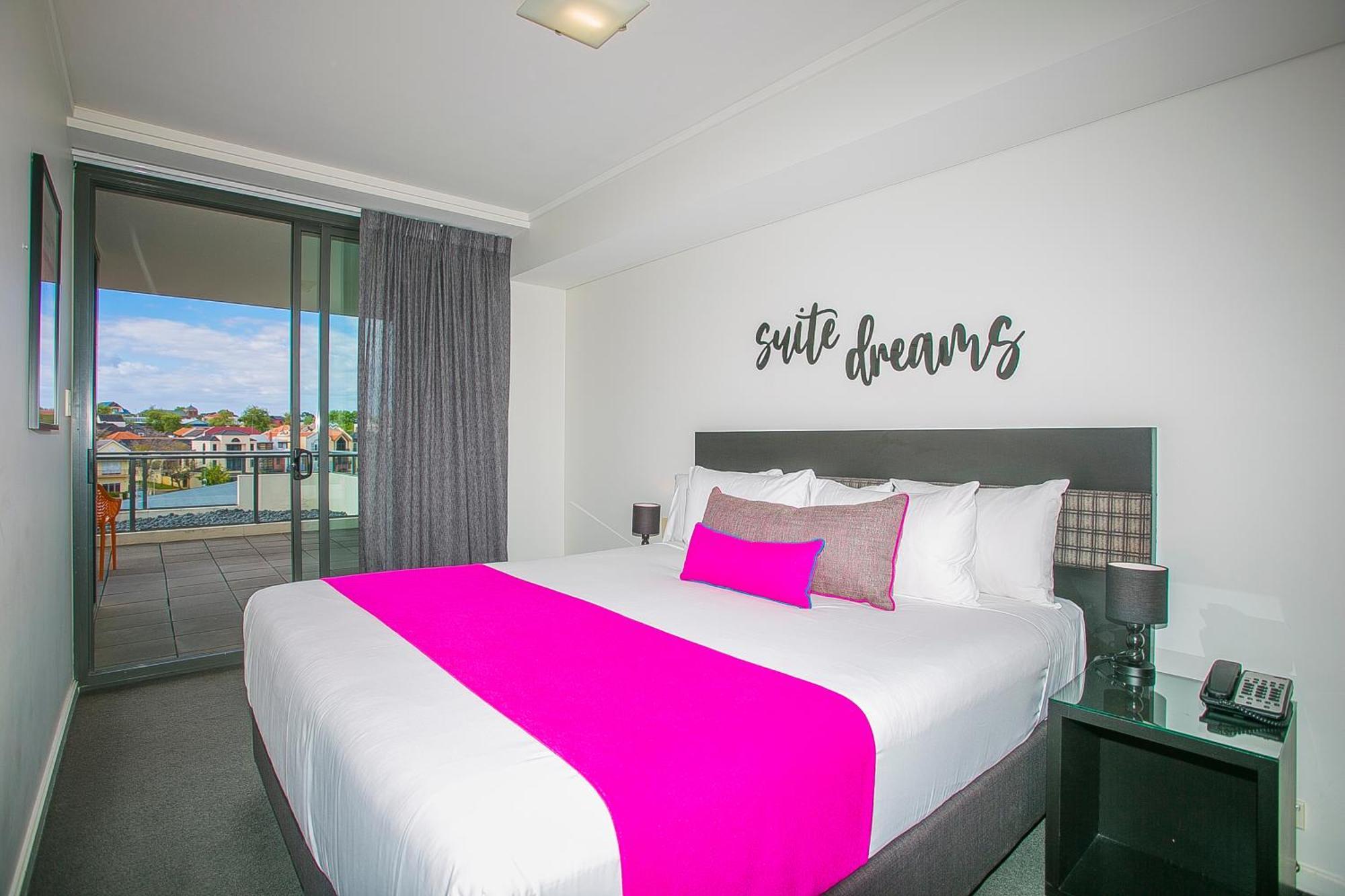 East Perth Suites Hotel ภายนอก รูปภาพ