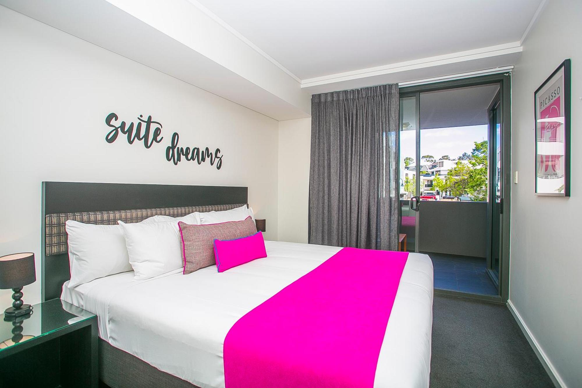 East Perth Suites Hotel ภายนอก รูปภาพ