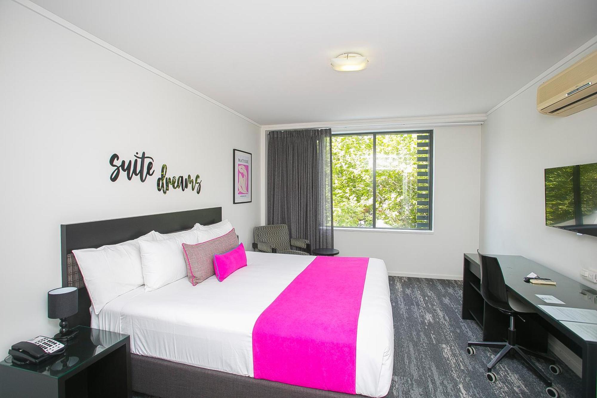 East Perth Suites Hotel ภายนอก รูปภาพ