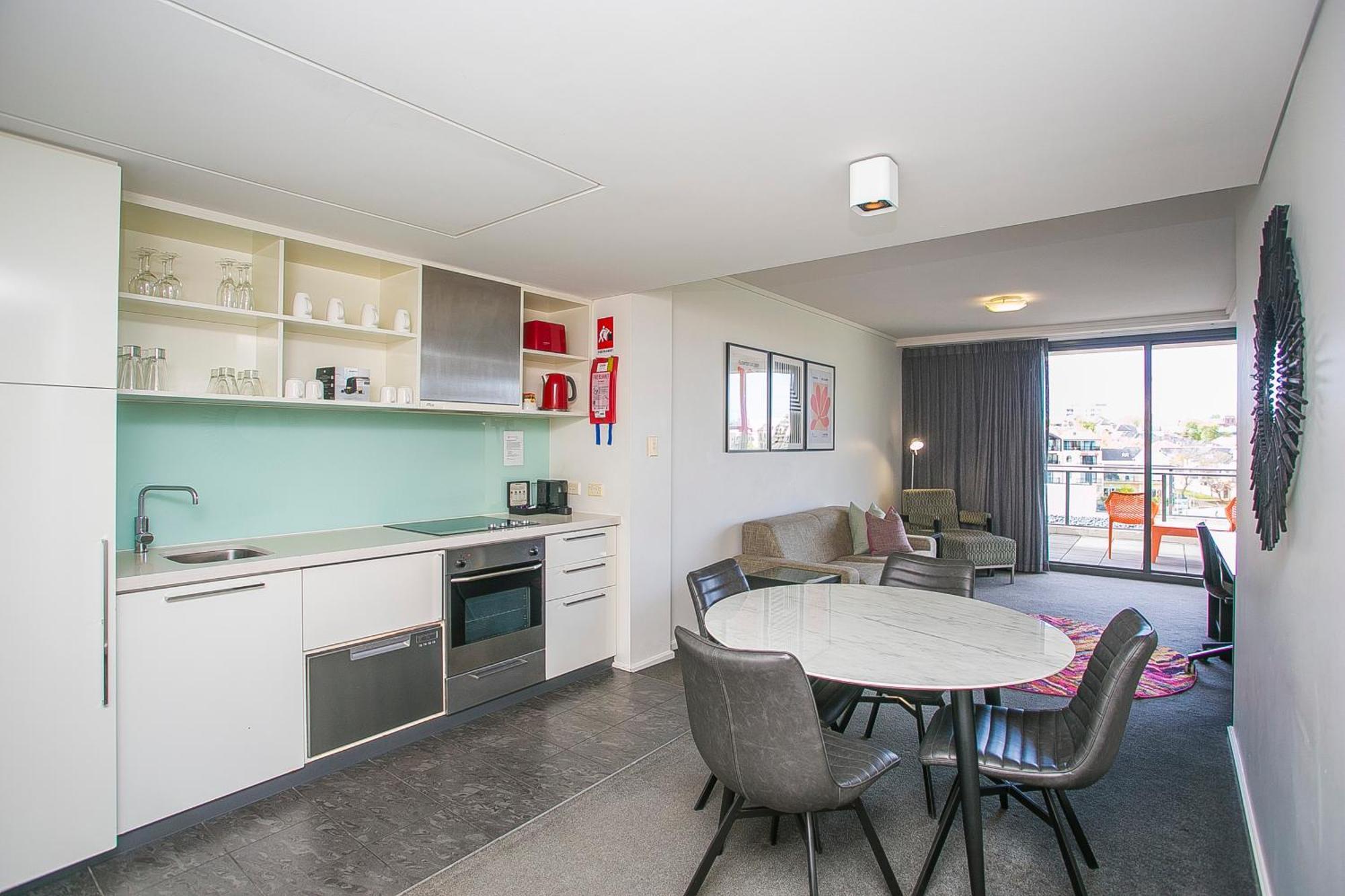 East Perth Suites Hotel ภายนอก รูปภาพ