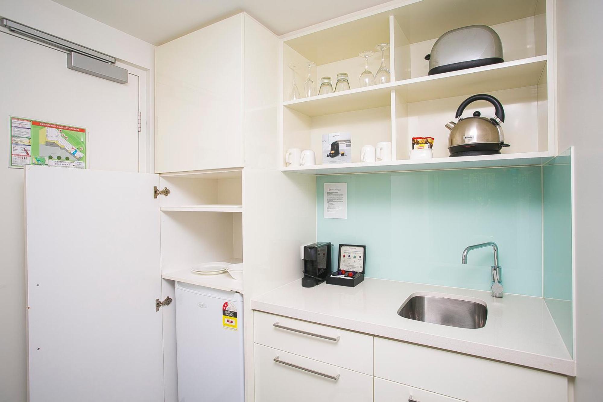 East Perth Suites Hotel ภายนอก รูปภาพ