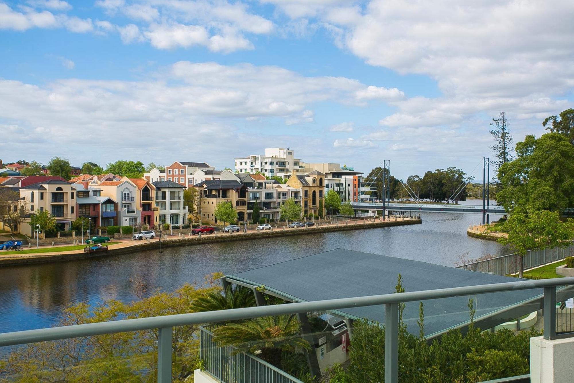 East Perth Suites Hotel ภายนอก รูปภาพ