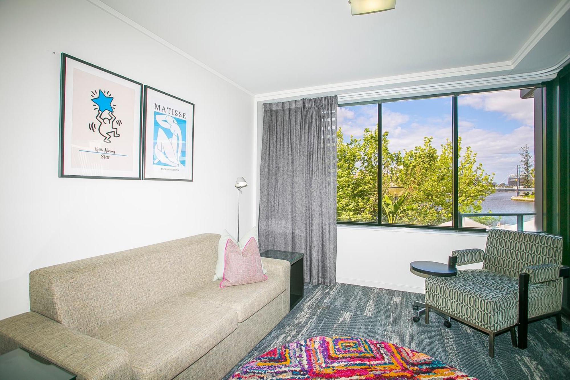 East Perth Suites Hotel ภายนอก รูปภาพ