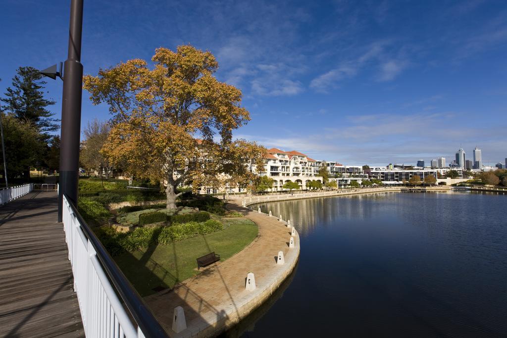 East Perth Suites Hotel ภายนอก รูปภาพ