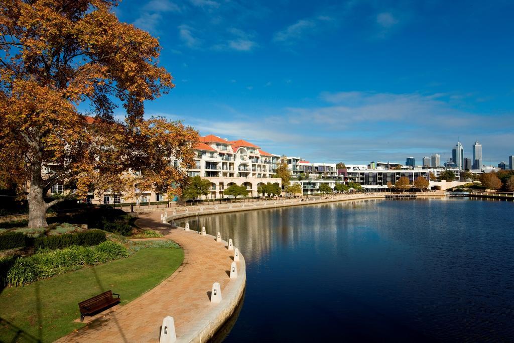 East Perth Suites Hotel ภายนอก รูปภาพ